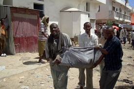Násilí v ulicích Mogadiša.
